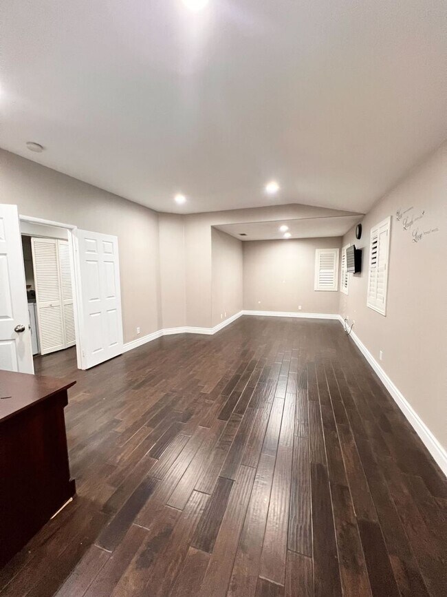 Foto del edificio - Beautiful Home in Westminster for Lease