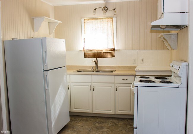 Building Photo - 1 br, 1 bath  - 402 1/2 S 7th Ave 402 1/2