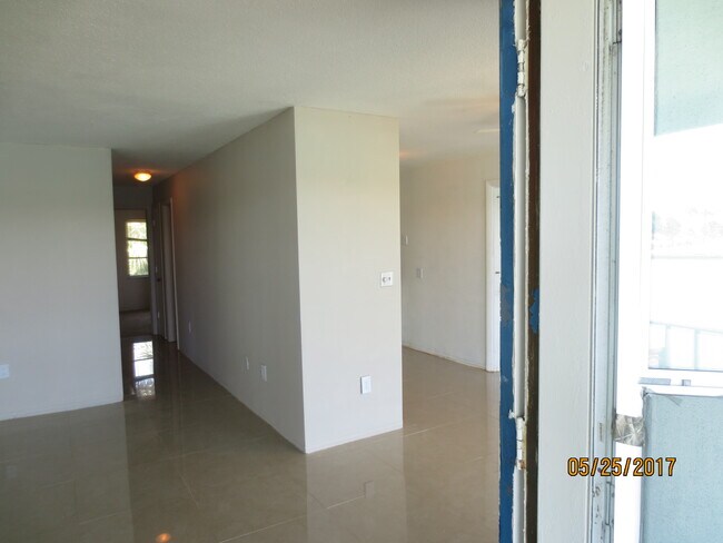 Building Photo - 275 116th Ave