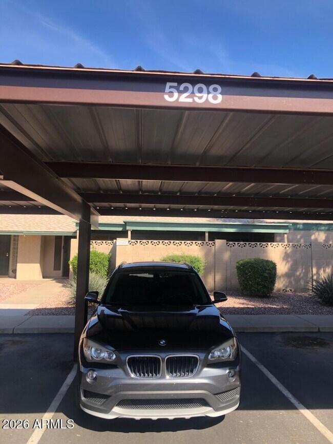Foto del edificio - 17657 N Lindner Dr