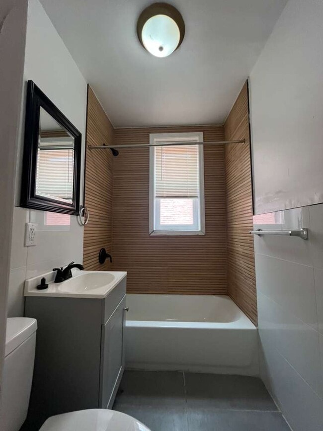 Building Photo - 937 Pavonia Ave