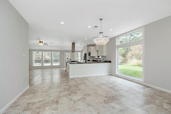 Building Photo - 39 E Stony Bridge Ct