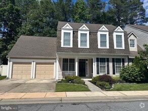 Building Photo - 28405 Pinehurst Cir