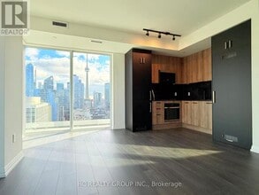 Building Photo - 280 Dundas St W