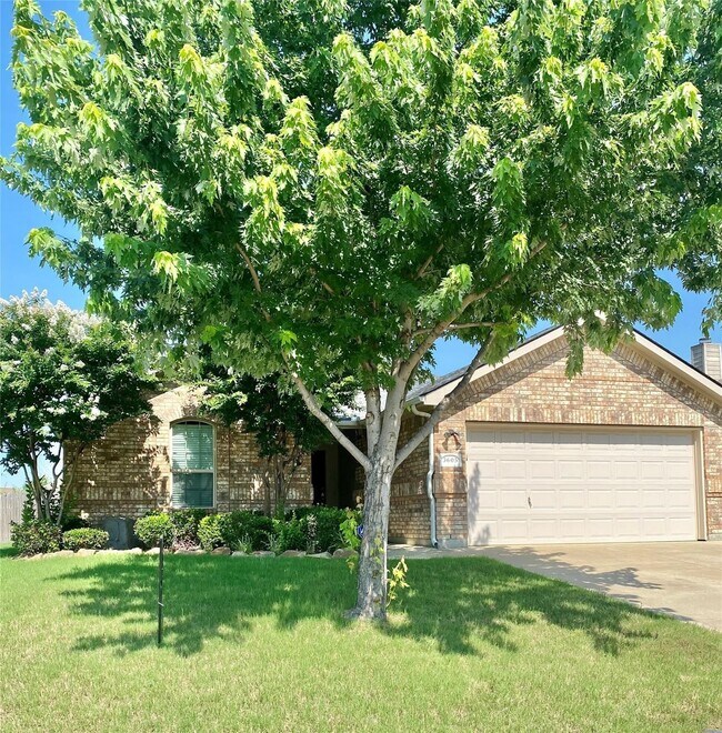 Building Photo - 3605 Chapel Hill Lane