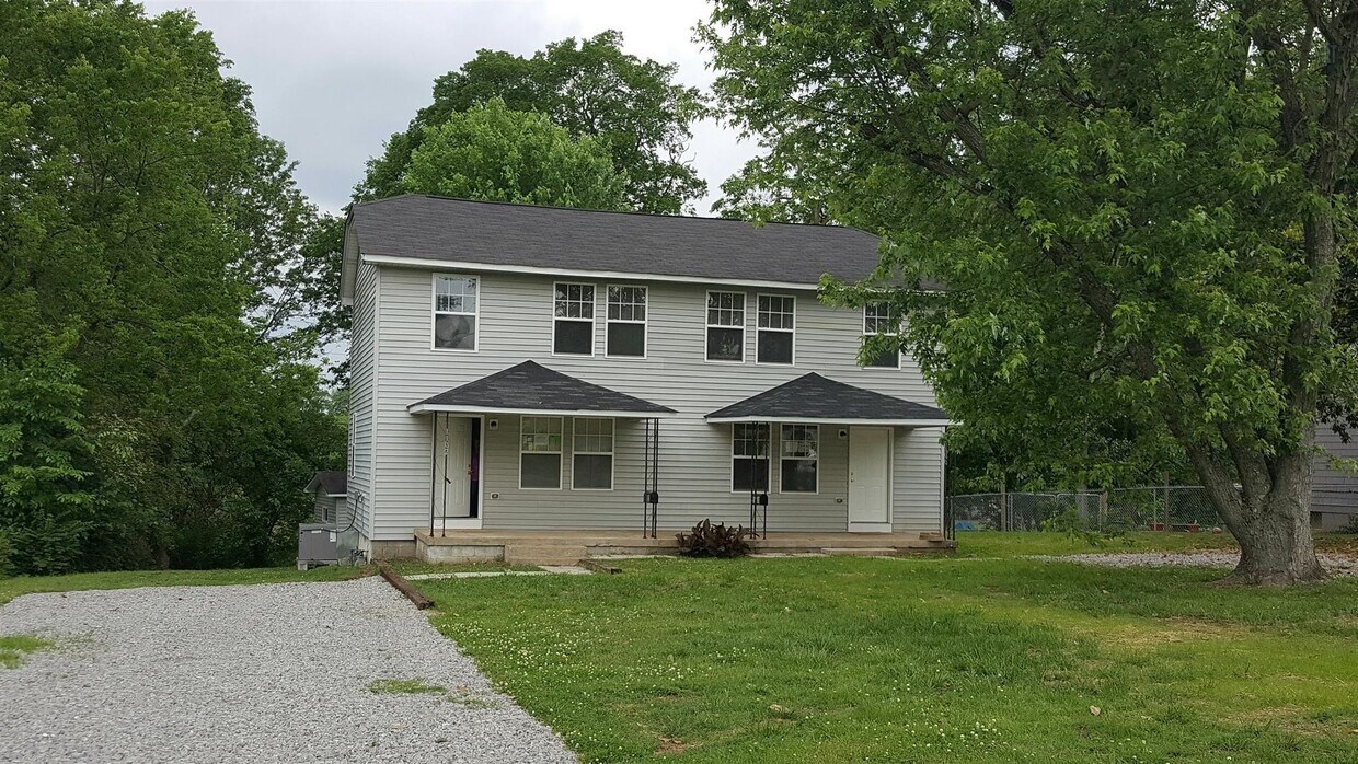 Primary Photo - 1102 Fowler St
