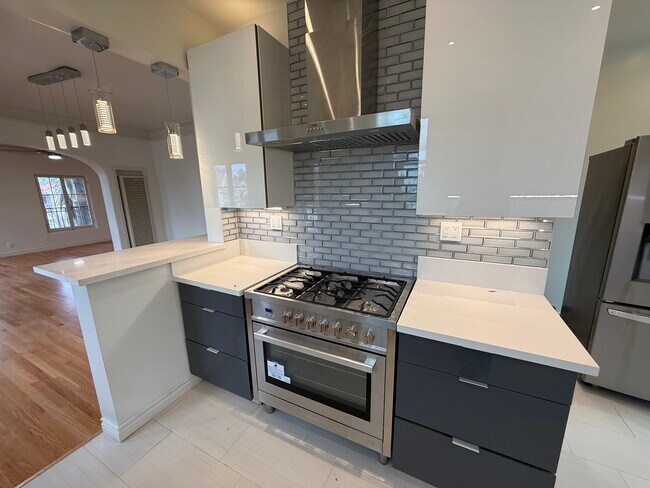 Foto del edificio - 1035 Meadowbrook Ave