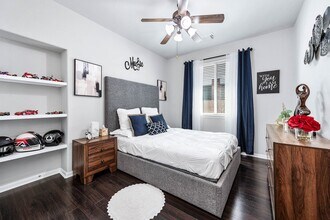 Building Photo - 7507 Lone Star Jct St