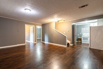 Building Photo - 2502 Rosebud Rd