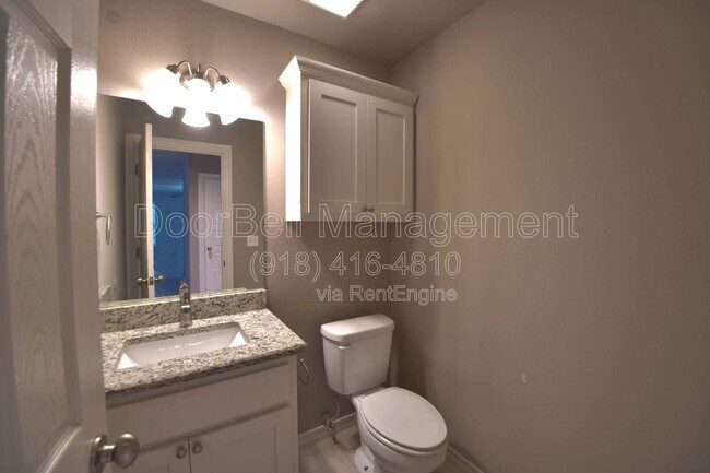 Foto del edificio - 512 S Haynie St