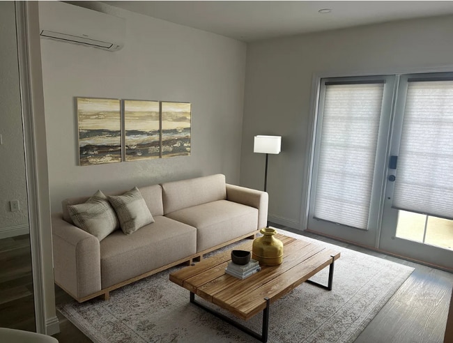 Living Room - 2924 Thunder Dr