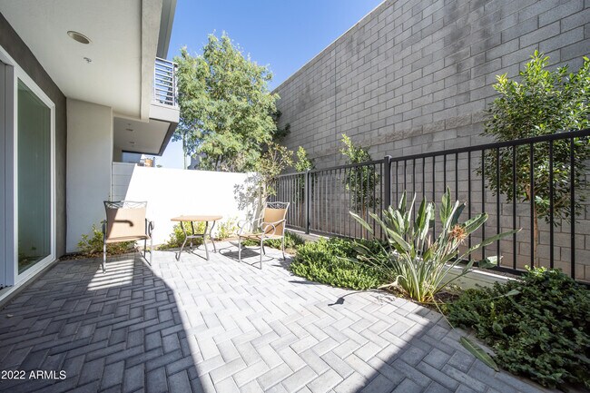 Building Photo - 3121 N 71st St