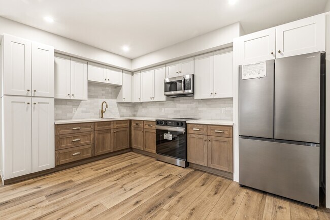 Foto del edificio - 4433 Maycrest Ave