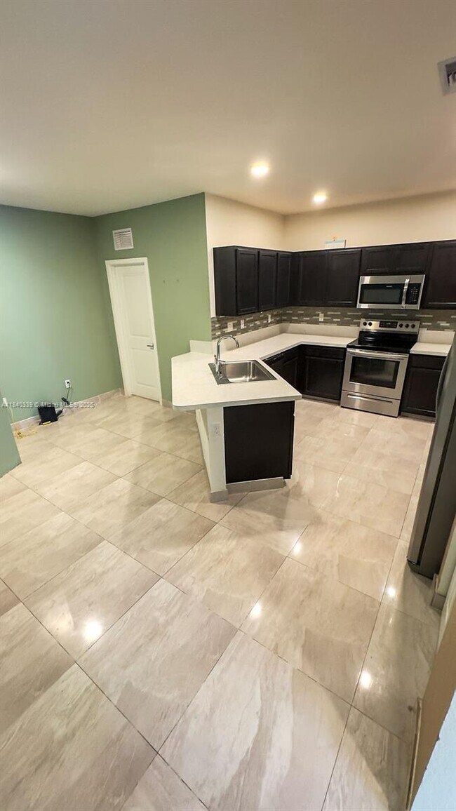 Foto del edificio - 24461 SW 117th Path