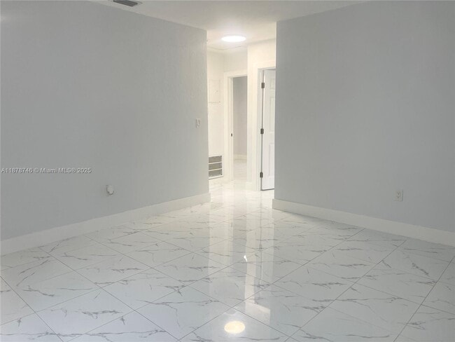 Foto del edificio - 1614 NW 46th St