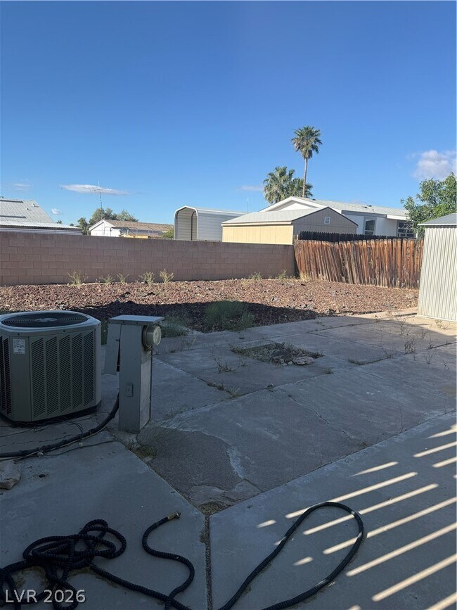 Foto del edificio - 1312 Monterey Dr