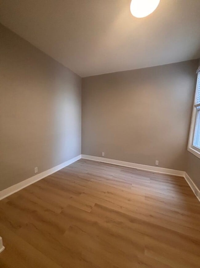 Foto del edificio - Beautifully remodeled modern 3 bedroom 2 bath unit