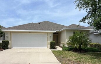 Building Photo - 121 Raintree Cir