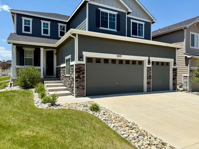 Foto del edificio - Spacious 5-Bedroom home with beautiful Views in Castle Rock for Rent