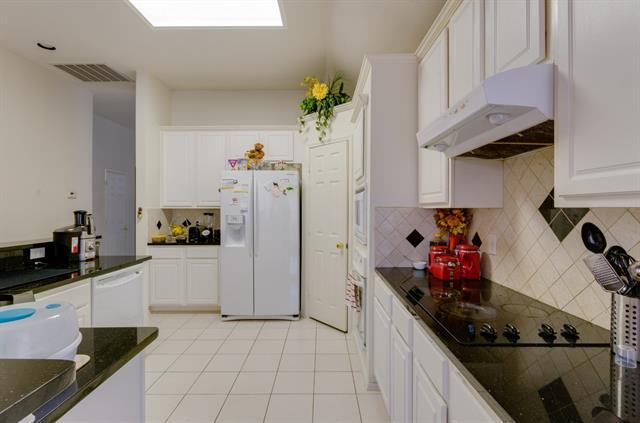 Foto del edificio - 2304 Ravenhurst Dr