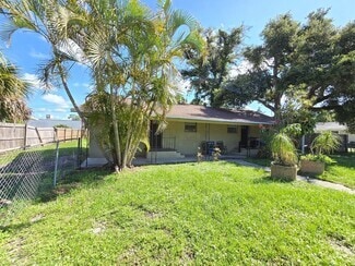 Building Photo - 2029 Palm Terrace