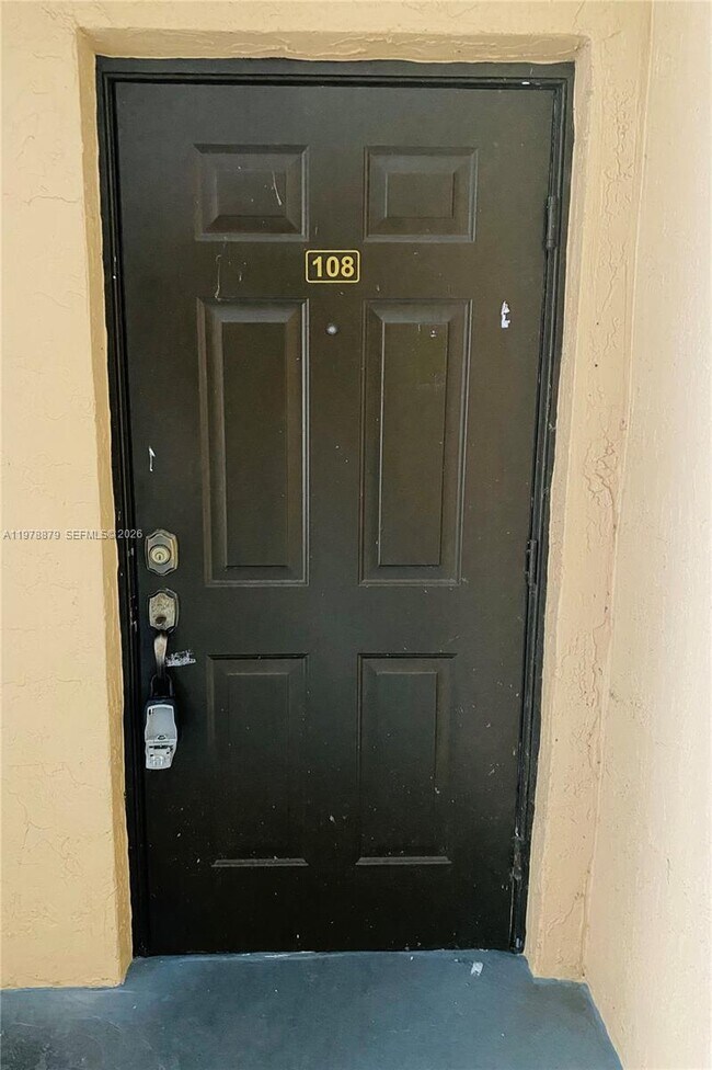 Foto del edificio - 17415 NW 75th Pl