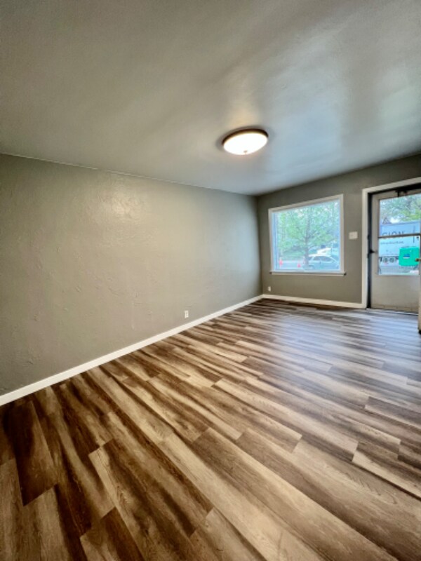 Foto principal - 1917 7th Ave