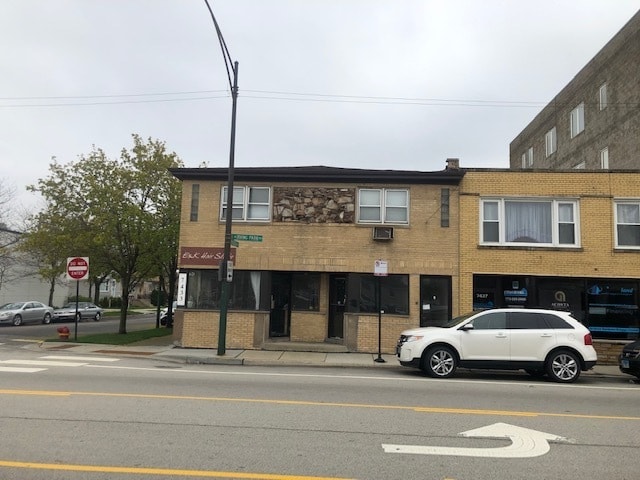 Primary Photo - 7433 W Irving Park Rd