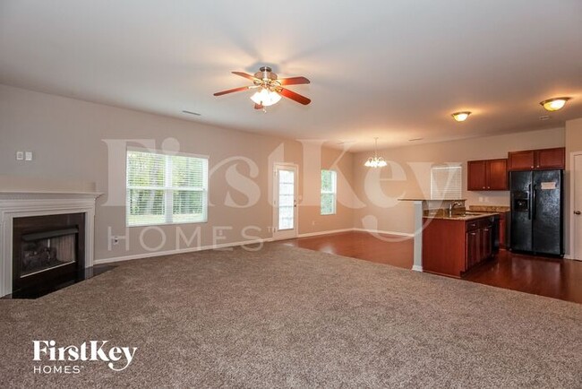 Foto del edificio - 2528 Woodsorrel Ln