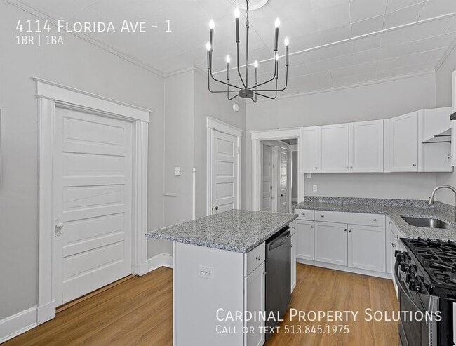 Building Photo - NEWLY RENOVATED 1BEDROOM GREAT LOCATION!