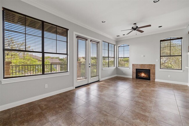 Foto del edificio - 4000 Ranch to Market Rd 620