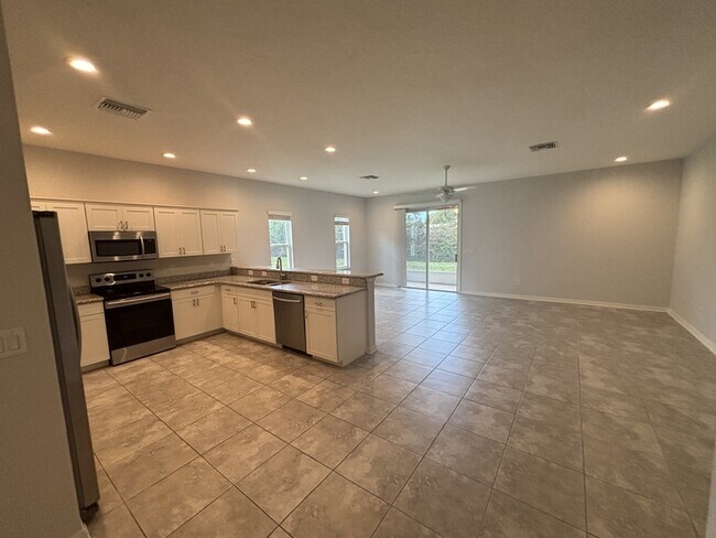 Foto del edificio - 1093 Grantham Dr