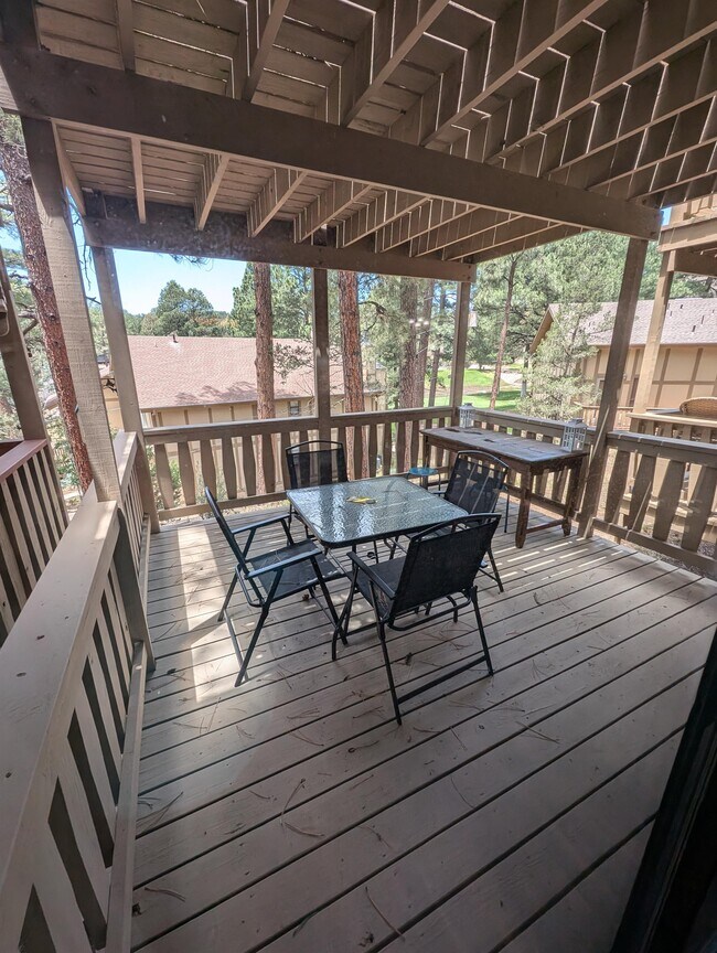 Building Photo - 214 Metz Dr