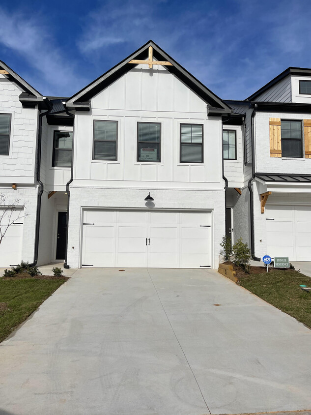 1 Auburn Crossing Dr, Auburn, GA 30011 Townhome Rentals in Auburn GA