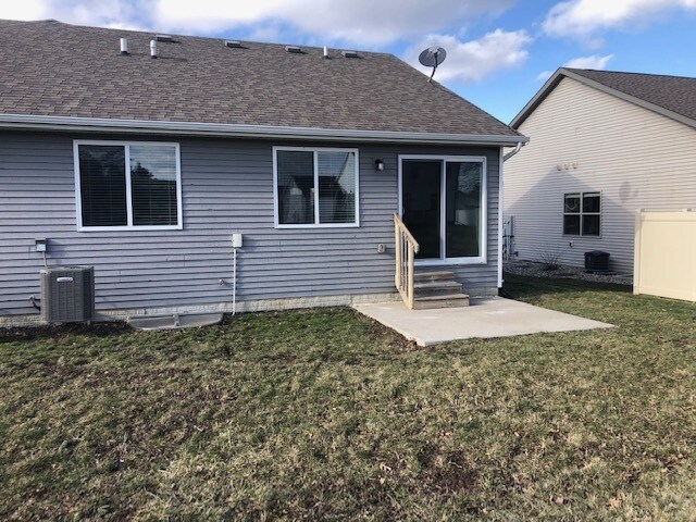 Foto del edificio - 3716 Marigold Dr