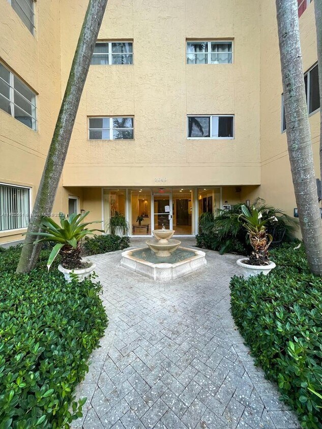 2640 NE 135th St Unit 210, North Miami, FL 33181 Condo for Rent in