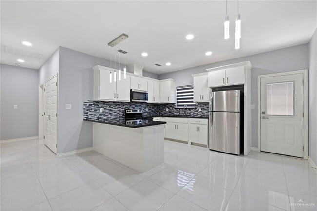 Foto del edificio - 2417 Indian Creek Ave