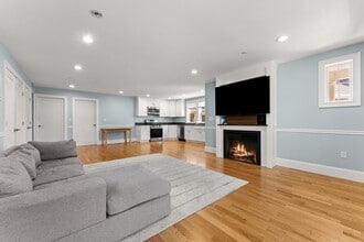 Building Photo - 152-154 Savin Hill Ave