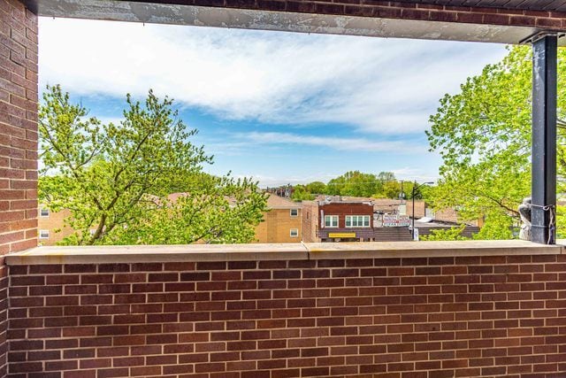 Building Photo - 7642 W Belmont Ave
