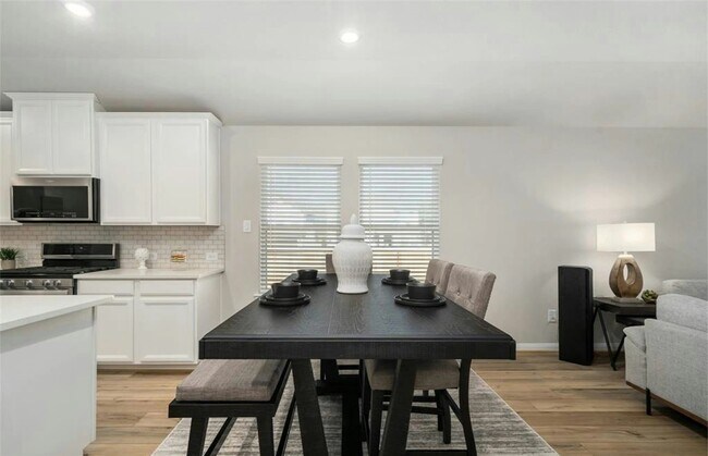 Foto del edificio - 205 Cresta Cv Ct