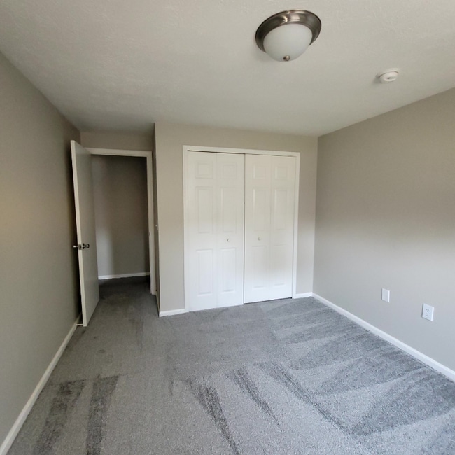 Building Photo - 201 Rose Ln St SW