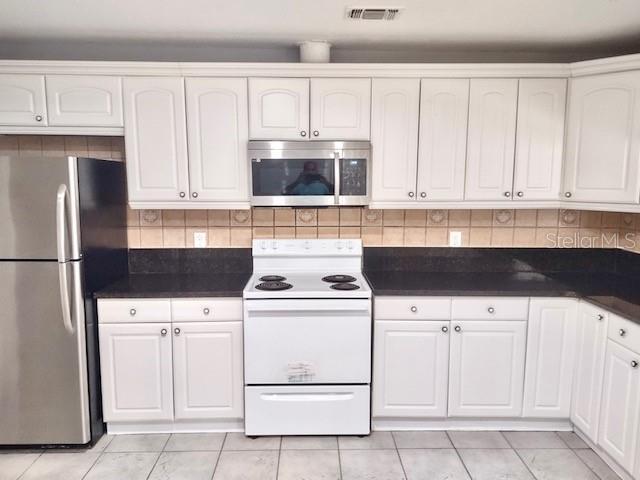 Foto del edificio - 10026 Chesham Dr