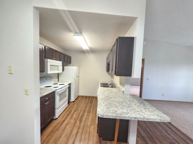 Building Photo - Chapelwood III Apartments