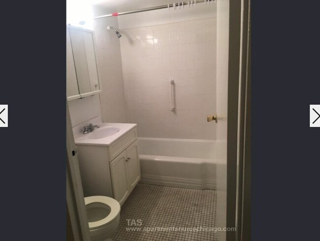 Photo - 6821 N Sheridan Rd Apartment