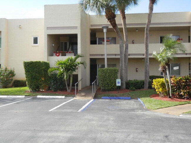 Building Photo - 3212 Strawflower Way