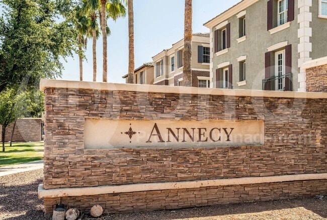 Building Photo - 2750 S Voyager Dr