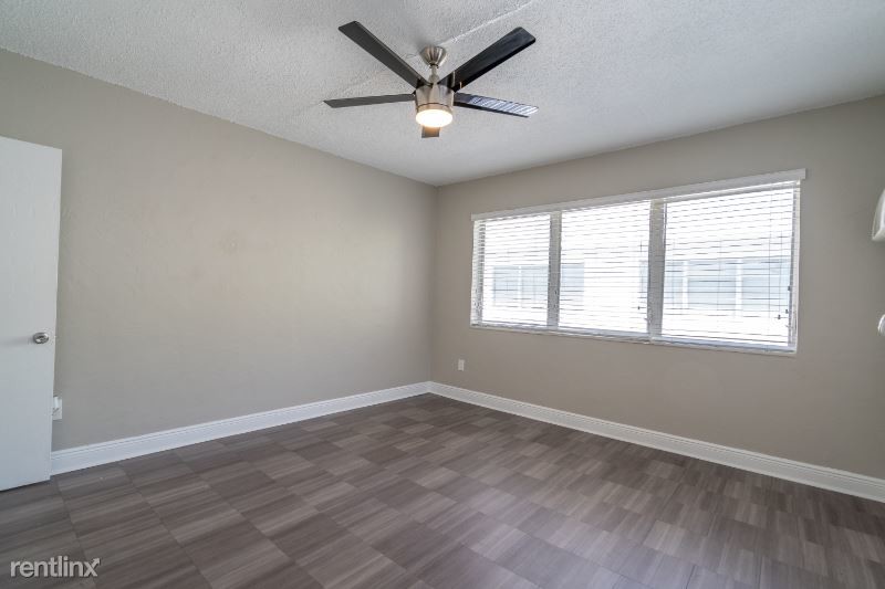 Building Photo - 2 br, 1 bath Apartment - 7609 Carlyle Ave