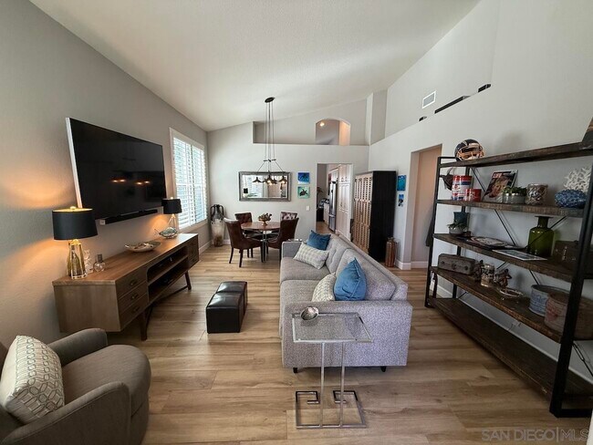 Building Photo - 5254 Caminito Exquisito