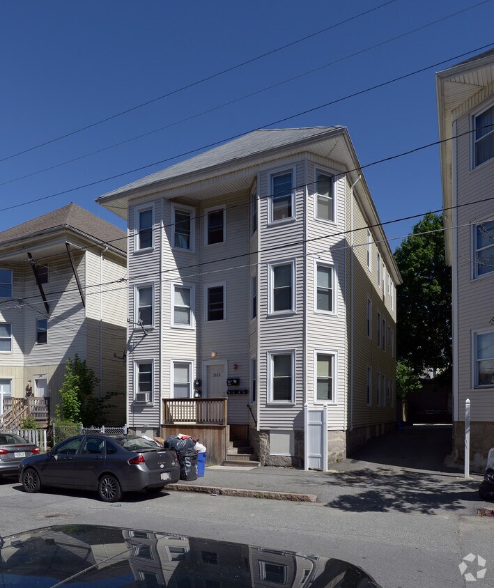 Primary Photo - 115½ Bullard St