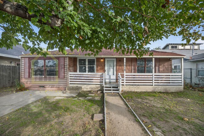 Building Photo - Charming 3-Bedroom Home for Rent – Comfort...